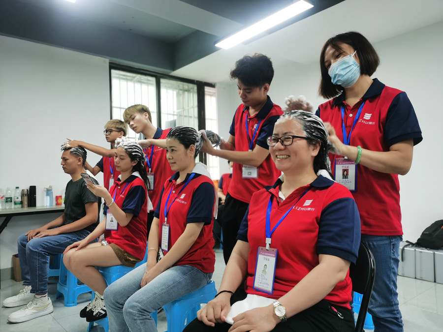 中式洗頭的過程 | 廣西學(xué)洗頭去哪里？