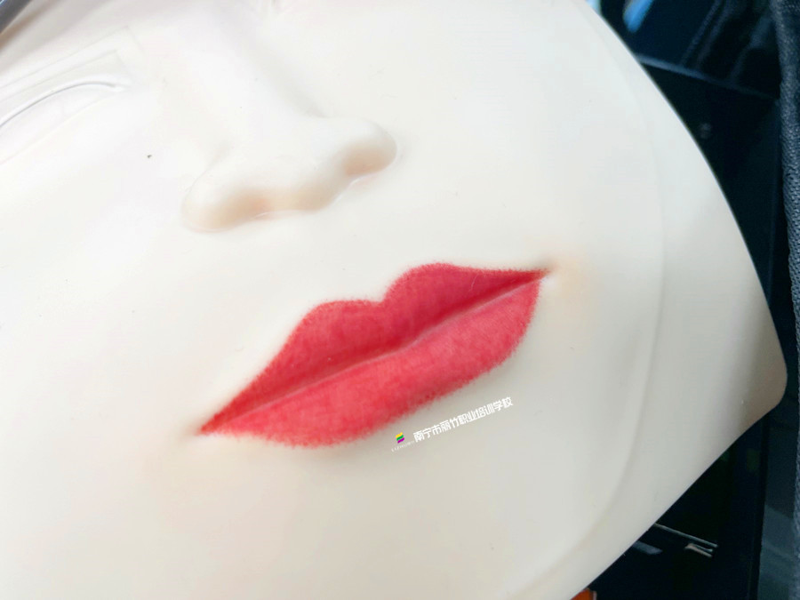 紋唇時的設計要點，南寧學紋唇