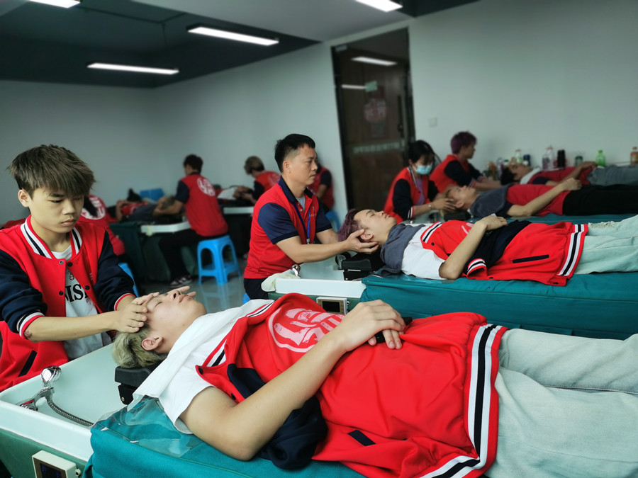 天天洗頭還是很油的原因，廣西學(xué)洗護洗頭