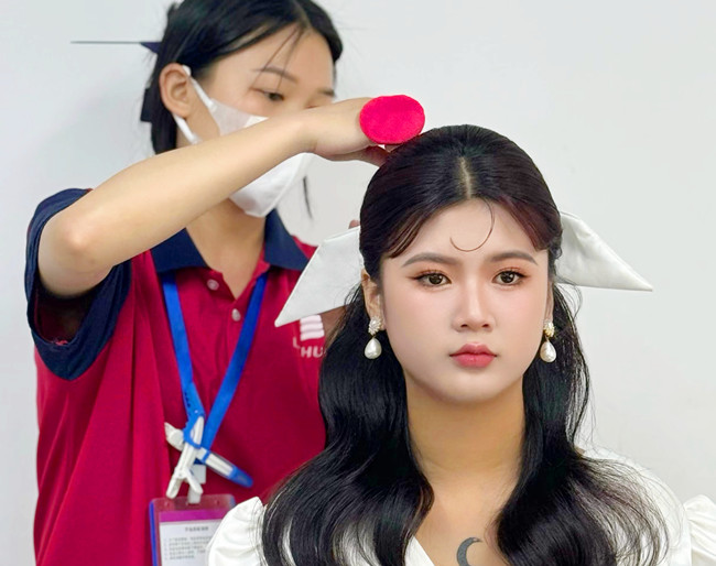 廣西新娘跟妝學校學員作品：韓式簡約新娘