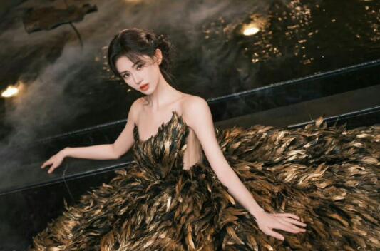 鞠婧祎金羽妝教程，南寧化妝仿妝培訓(xùn)