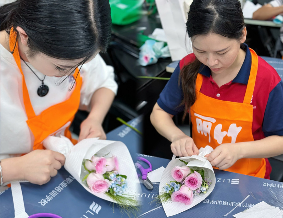 南寧花藝學校開班首日，學員收獲滿滿