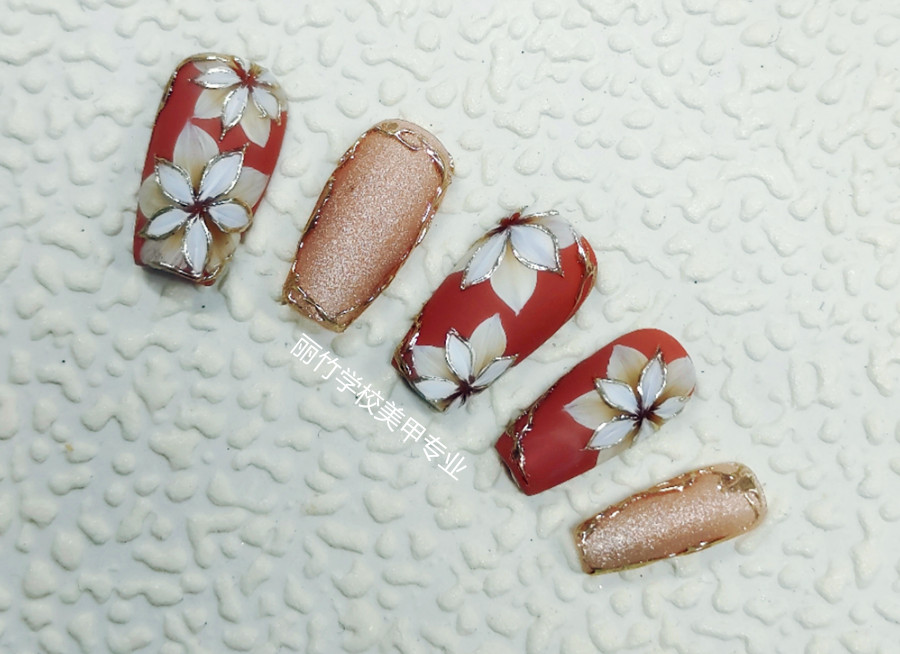 復古花卉美甲，實力展示廣西美甲學校哪家強？