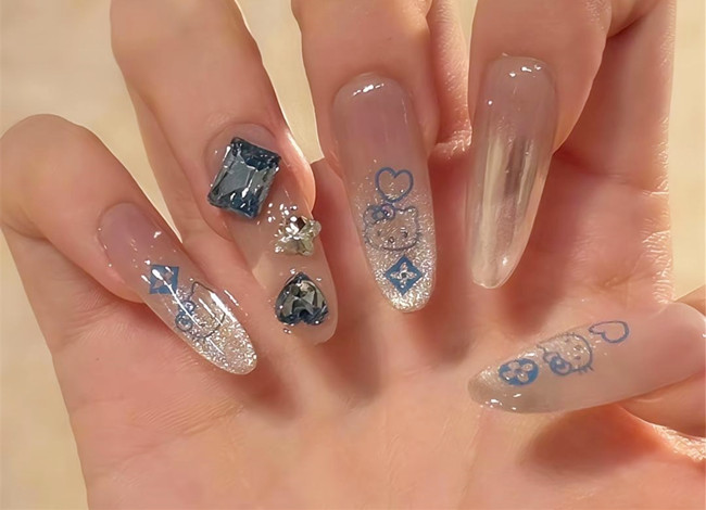顯白藍色美甲，廣西美甲暑期速成班收集分享