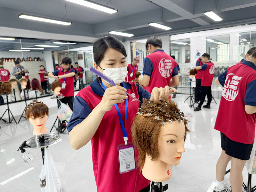 什么叫鋼夾燙？南寧學(xué)燙發(fā)哪家比較好？