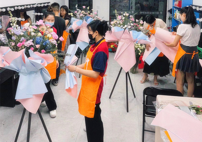 常見(jiàn)的開(kāi)業(yè)花籃類型，南寧花藝培訓(xùn)哪里的好？