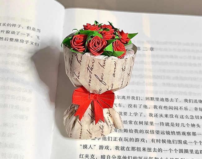 玫瑰花束折紙教程，廣西花藝培訓(xùn)學(xué)校推薦