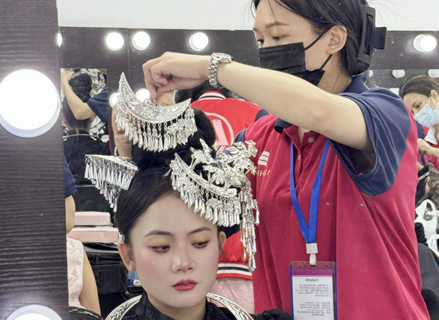 民族風(fēng)旅拍寫真，廣西彩妝訓(xùn)練作品