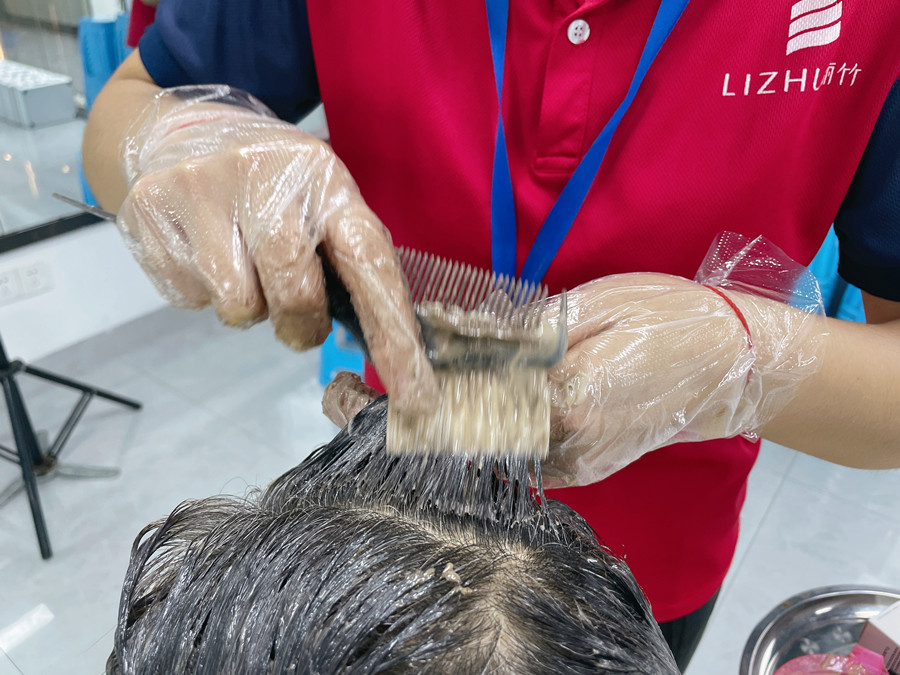 泡沫染發(fā)劑的使用技巧，廣西燙染培訓(xùn)學(xué)校分享