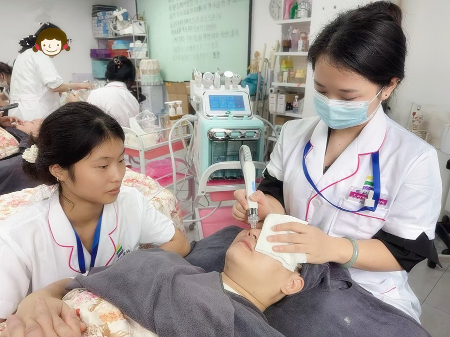 你的皮膚適合做小氣泡嗎？學(xué)皮膚管理零基礎(chǔ)