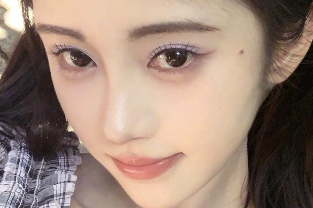 溫柔香芋紫眼妝，學(xué)女明星同款妝容