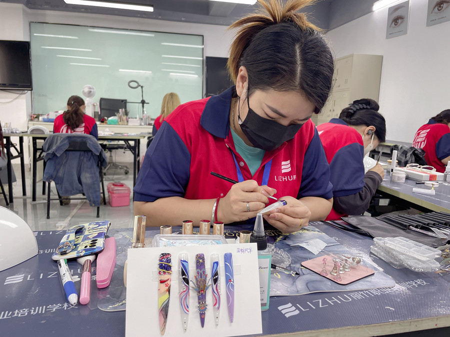 飾品彩繪美甲，南寧美甲進(jìn)修提升作品