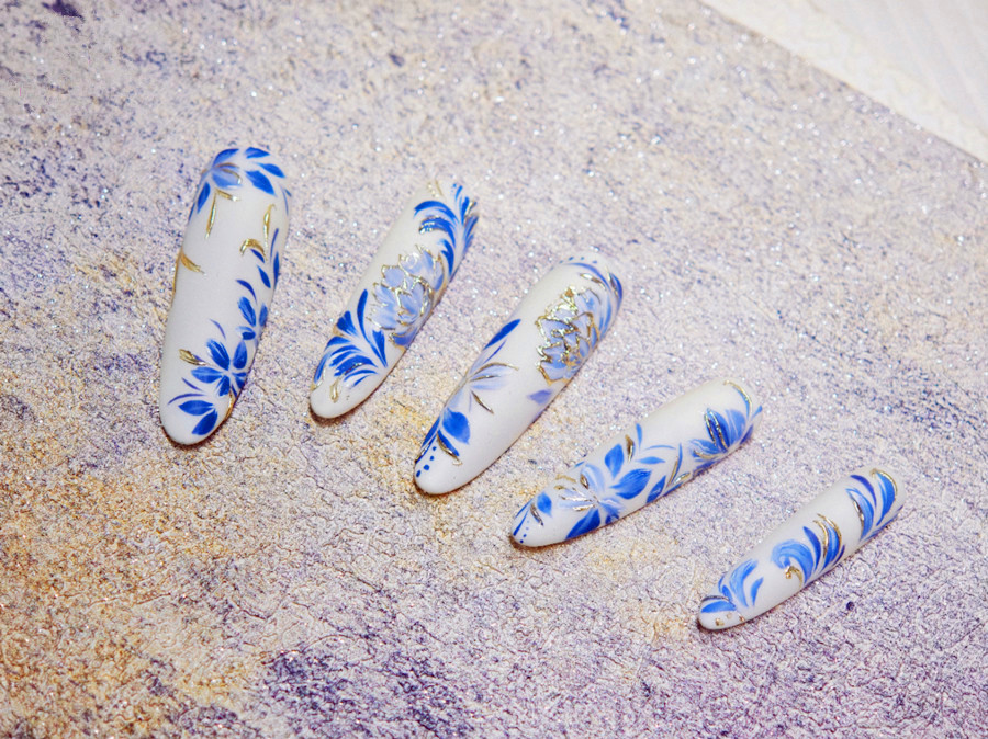 青花瓷美甲，美甲款式小紅書