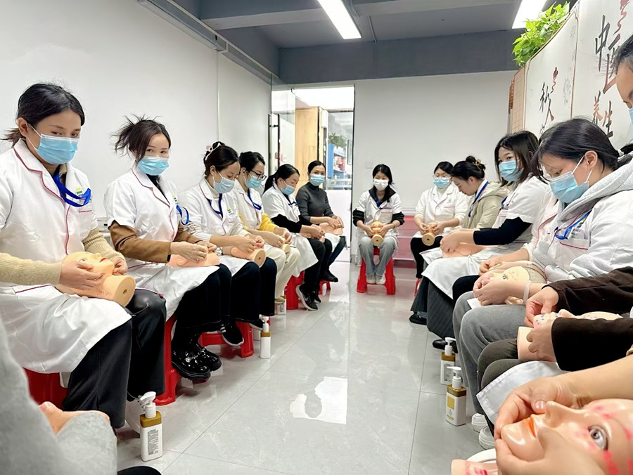 學(xué)美容不能心存僥幸，南寧美容校園生活實(shí)況