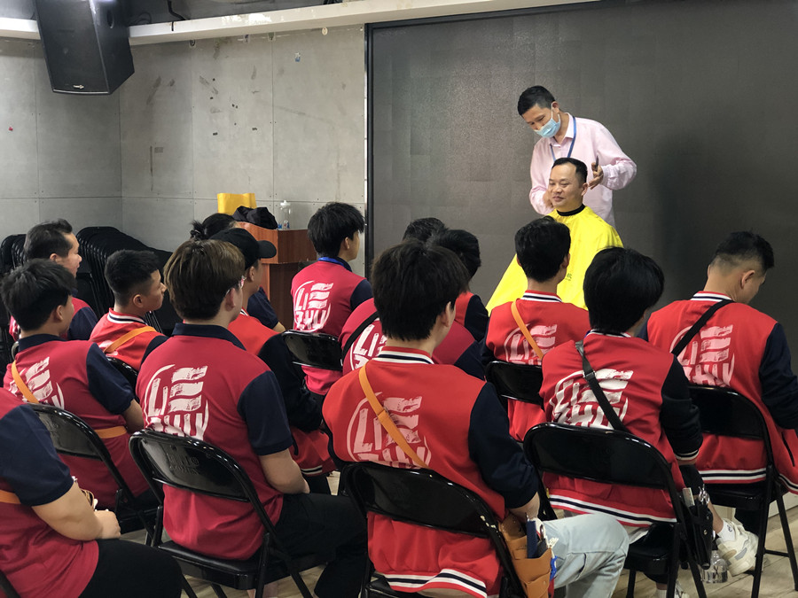 南寧學(xué)快剪：理發(fā)培訓(xùn)都要學(xué)哪些內(nèi)容？