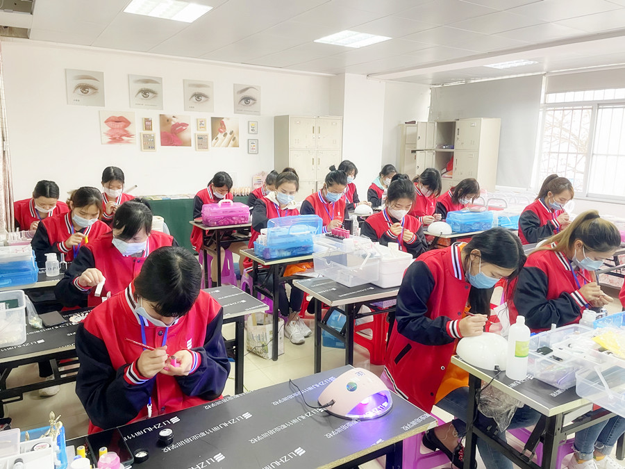 2025女生學(xué)什么專業(yè)就業(yè)前景好蕞容易就業(yè)？