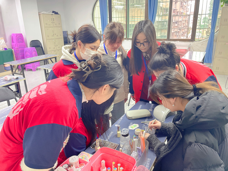 春日清新美甲，廣西美甲進(jìn)修提升作品解析