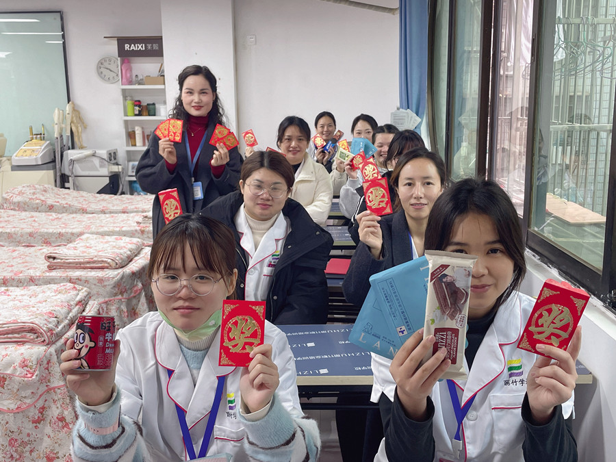 美容班的開學(xué)儀式感，南寧美容培訓(xùn)校園活動(dòng)