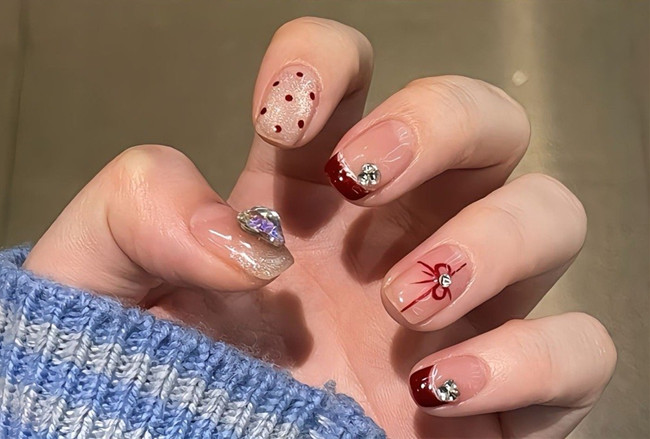 春日溫柔小短甲款式，南寧美甲行業(yè)推薦