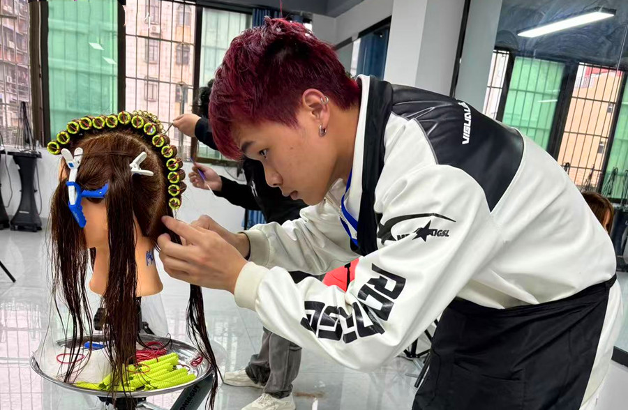 標(biāo)準(zhǔn)杠操作要點解析，廣西燙染培訓(xùn)排行總結(jié)