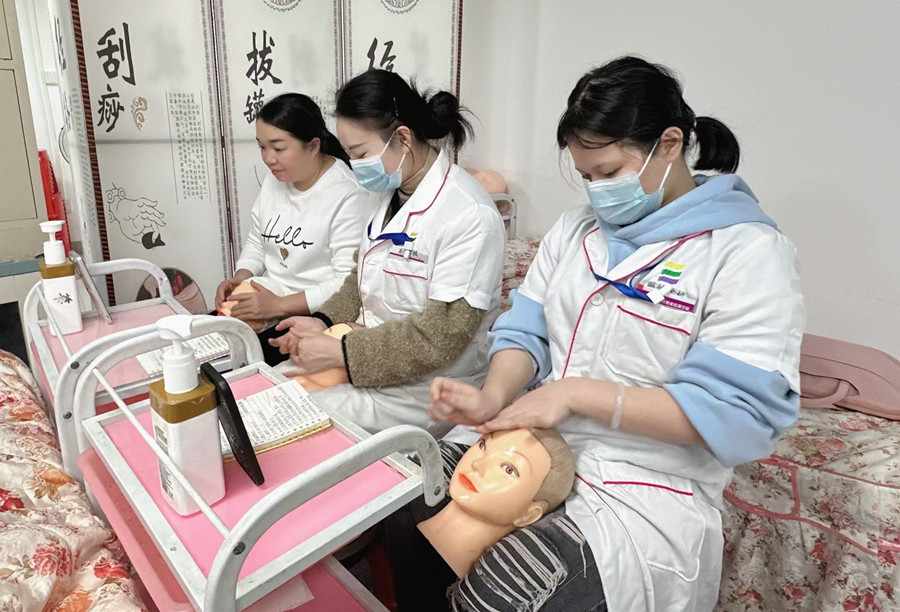 廣西美容護(hù)膚基礎(chǔ)教學(xué)：假頭模+實(shí)操練習(xí)
