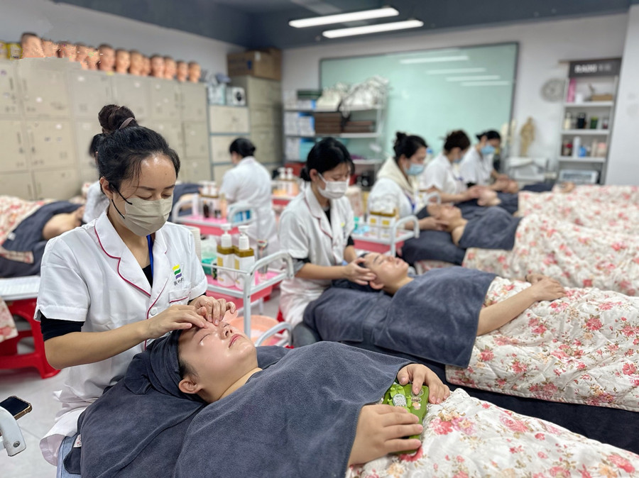 零基礎學美容護膚面部手法檢測