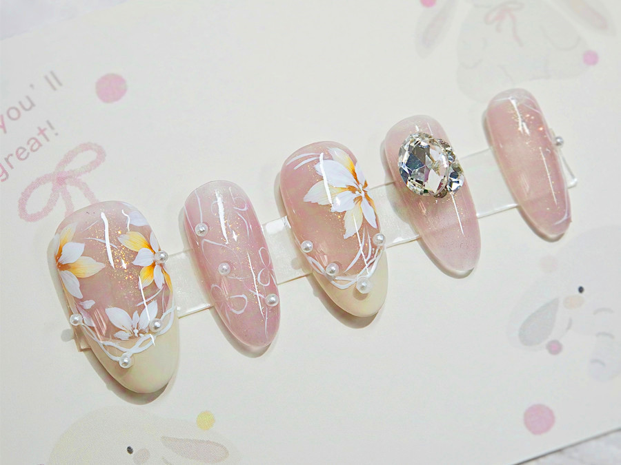 法式花卉美甲解析 | 南寧美甲學(xué)校哪些正規(guī)？