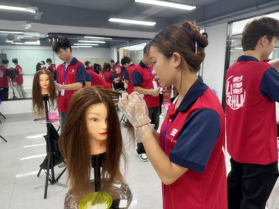 刷染膏的重點(diǎn)，學(xué)燙發(fā)零基礎(chǔ)