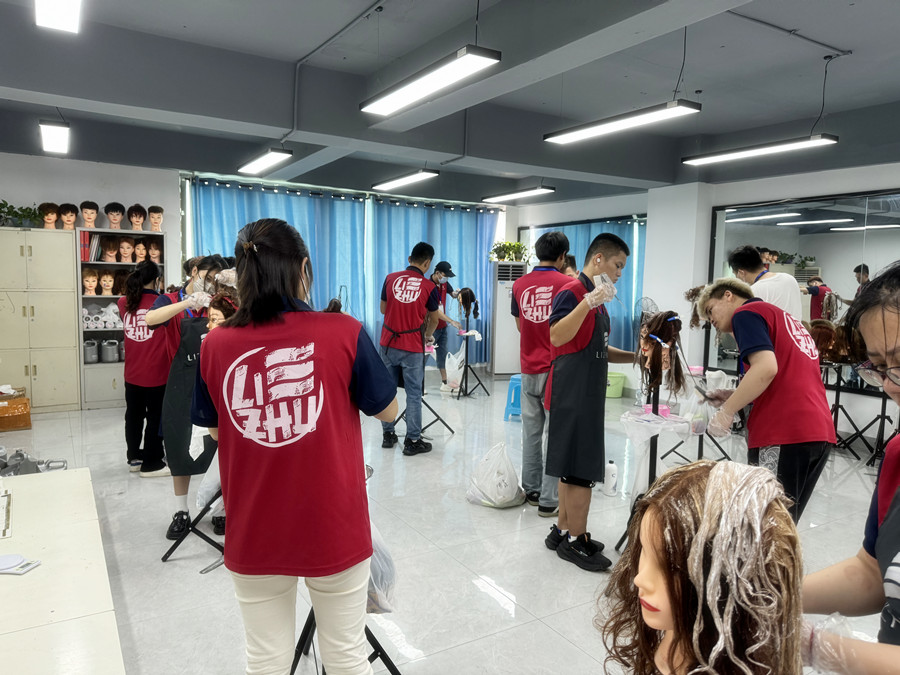 留幾手染發(fā)技術(shù)，廣西燙染訓(xùn)練