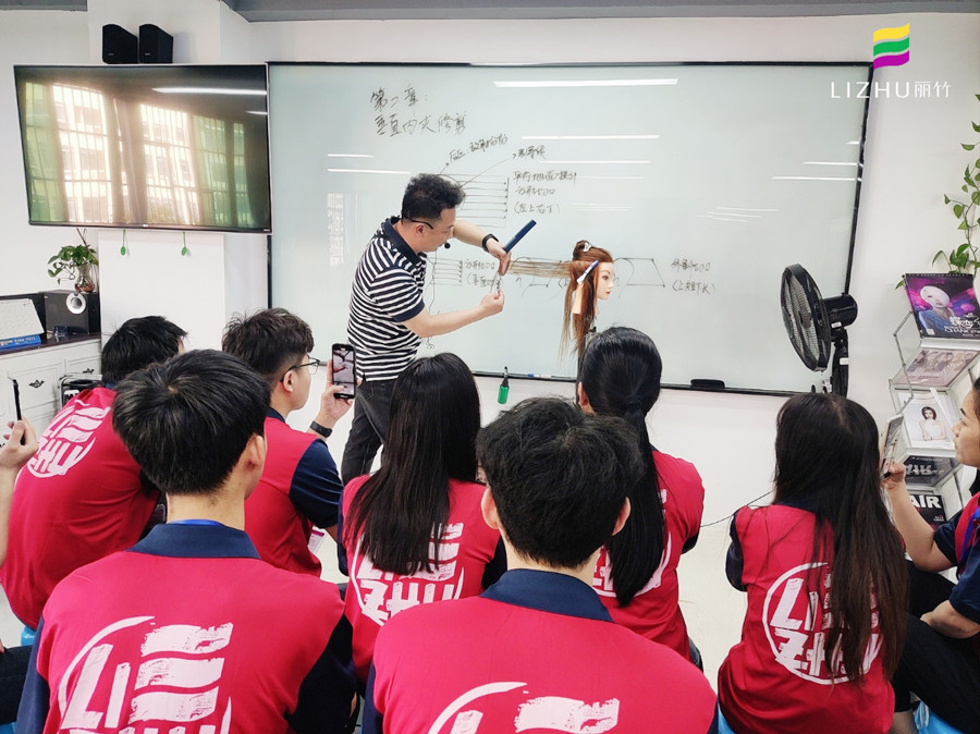 螳螂須發(fā)型的適合人群，廣西美發(fā)修剪