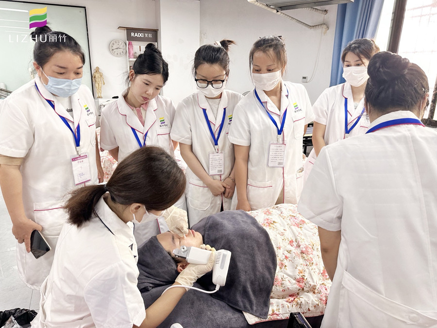 南寧護膚美容：輕療膚是什么？