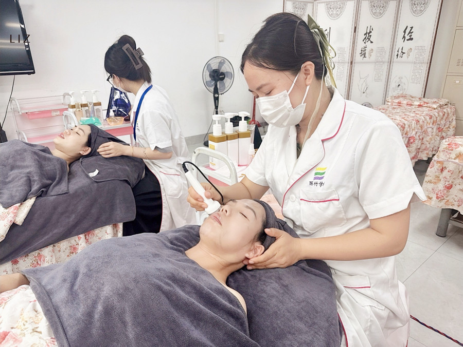 為什么要學會使用美容儀？廣西皮膚管理教學