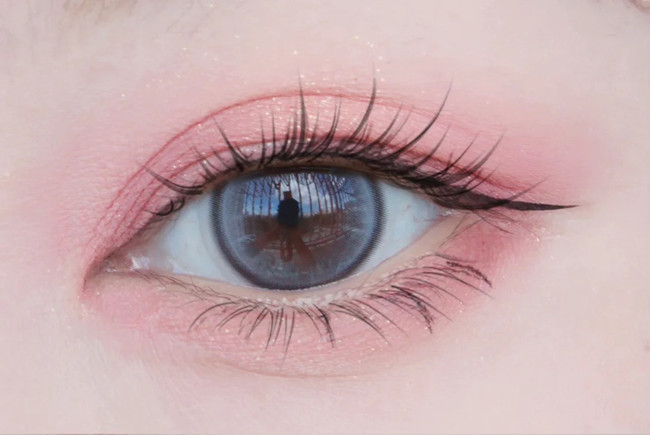 眼影平涂法重點(diǎn)解析，廣西化妝專業(yè)教學(xué)