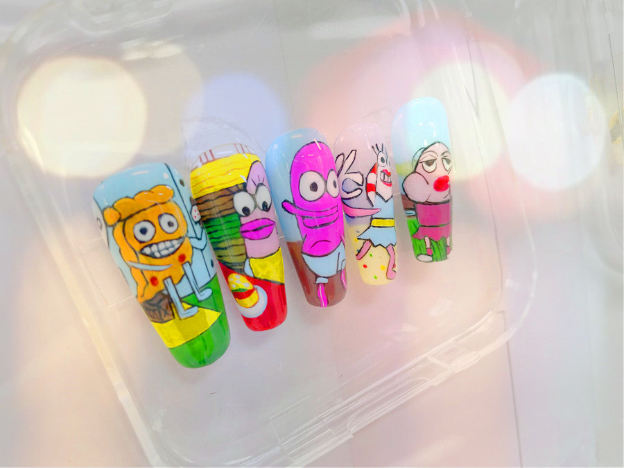 卡通水彩手繪美甲，廣西美甲進(jìn)修提升學(xué)員作品