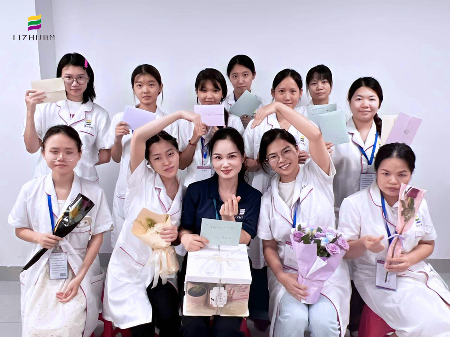 南寧美容學(xué)校慶祝教師節(jié)校園活動