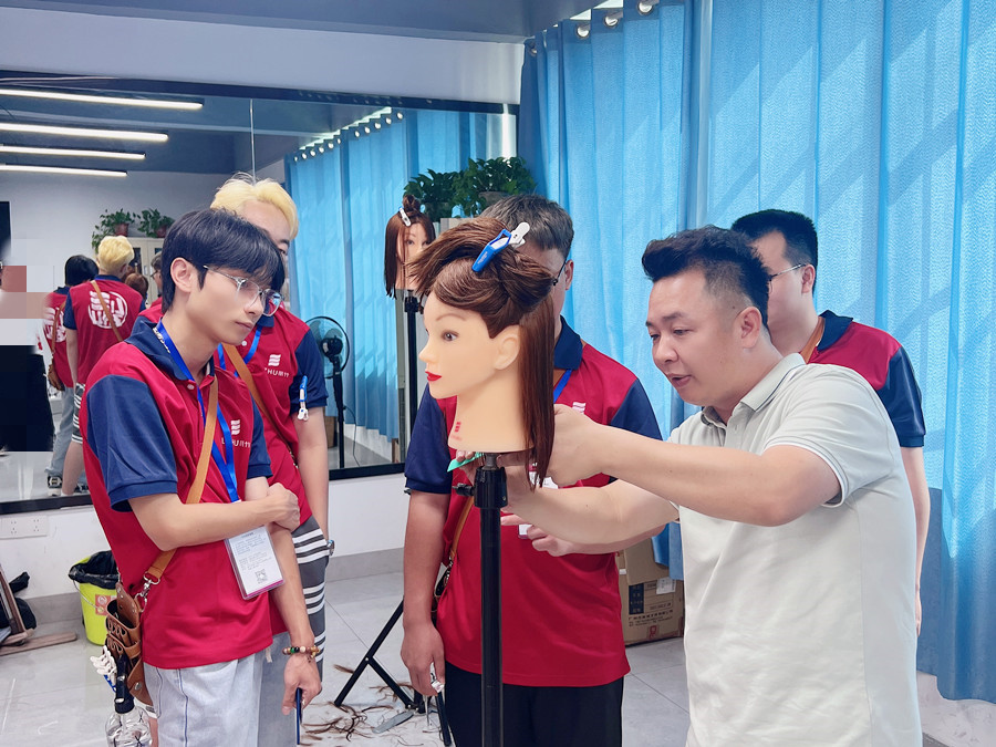 南寧市學(xué)美發(fā)，南寧美發(fā)哪里專業(yè)