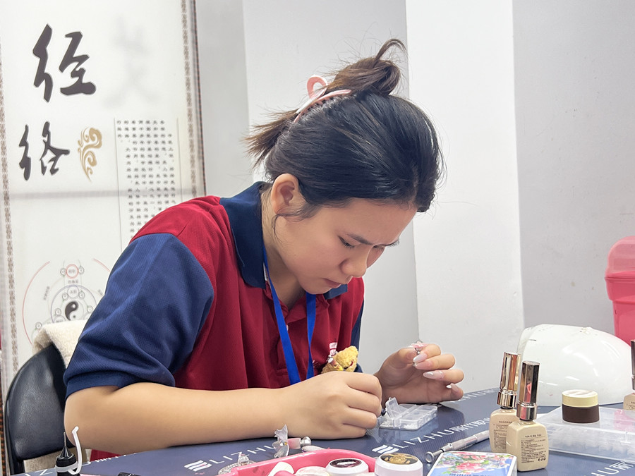 冰粉蝴蝶美甲，南寧美甲技能大賽作品解析