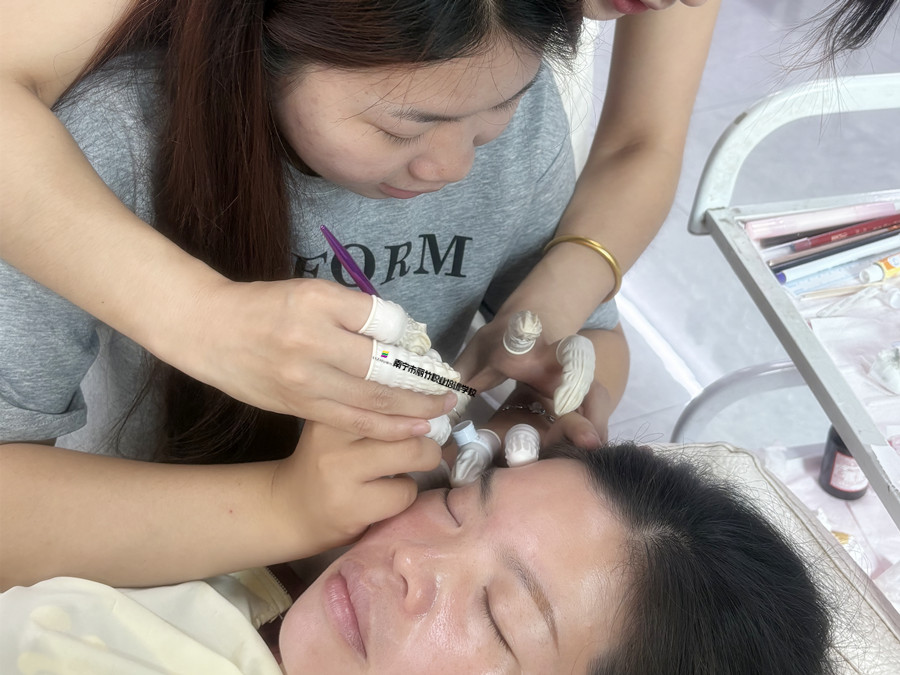 廣西紋眉操作：紋眉脫痂后為什么不上色？