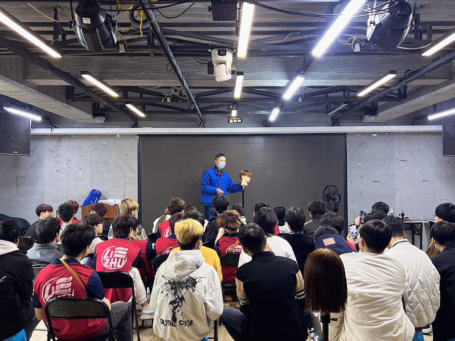 男士發(fā)型手法示范課堂，南寧剪發(fā)學(xué)習(xí)