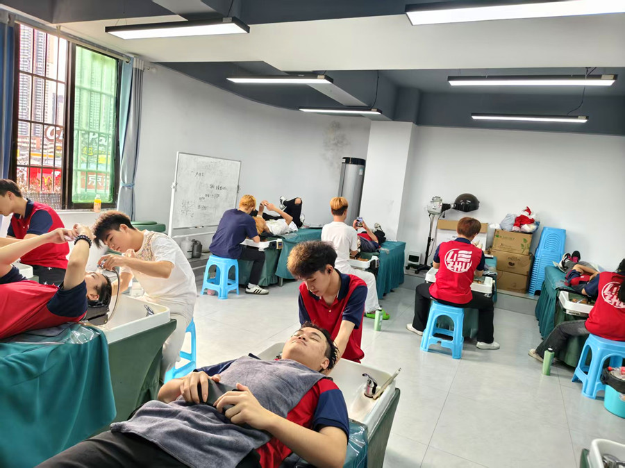 專業(yè)美發(fā)洗護和普通洗頭的區(qū)別，南寧美發(fā)教學