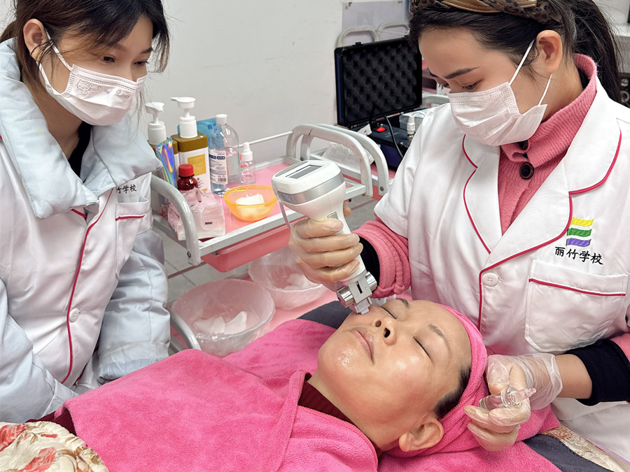 操作水光的步驟關(guān)鍵，南寧皮膚管理培訓(xùn)